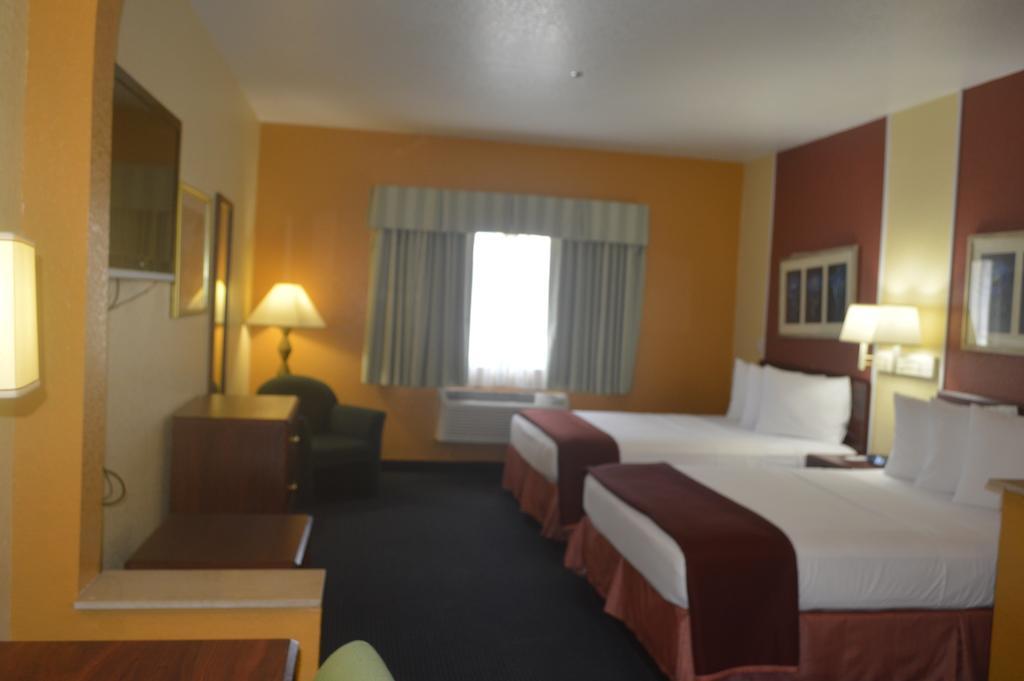 Howard Johnson By Wyndham San Antonio Hotel & Suites Екстер'єр фото