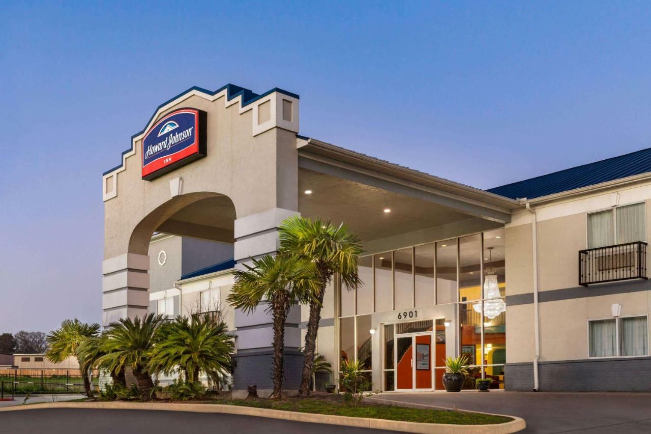 Howard Johnson By Wyndham San Antonio Hotel & Suites Екстер'єр фото
