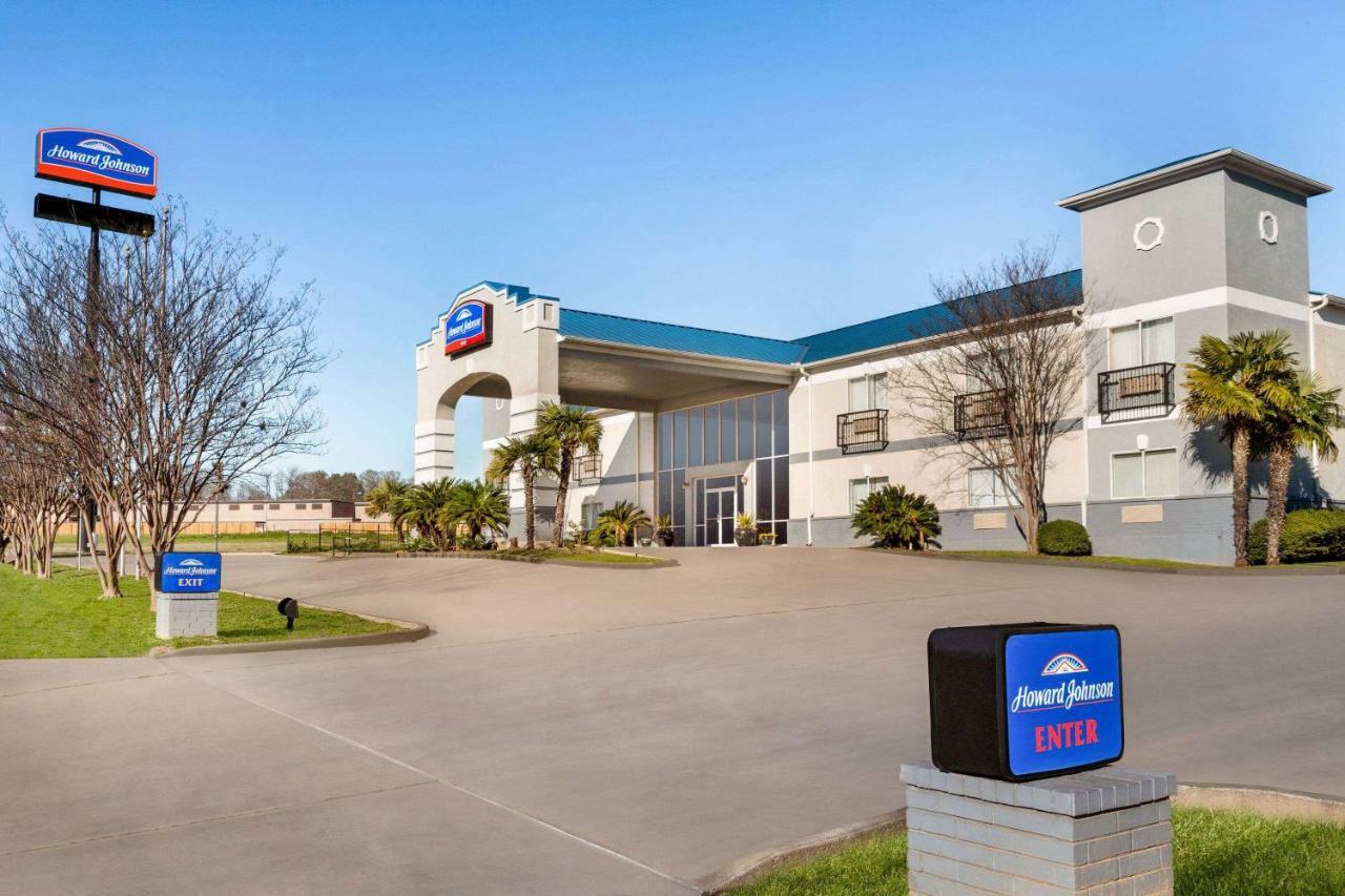 Howard Johnson By Wyndham San Antonio Hotel & Suites Екстер'єр фото
